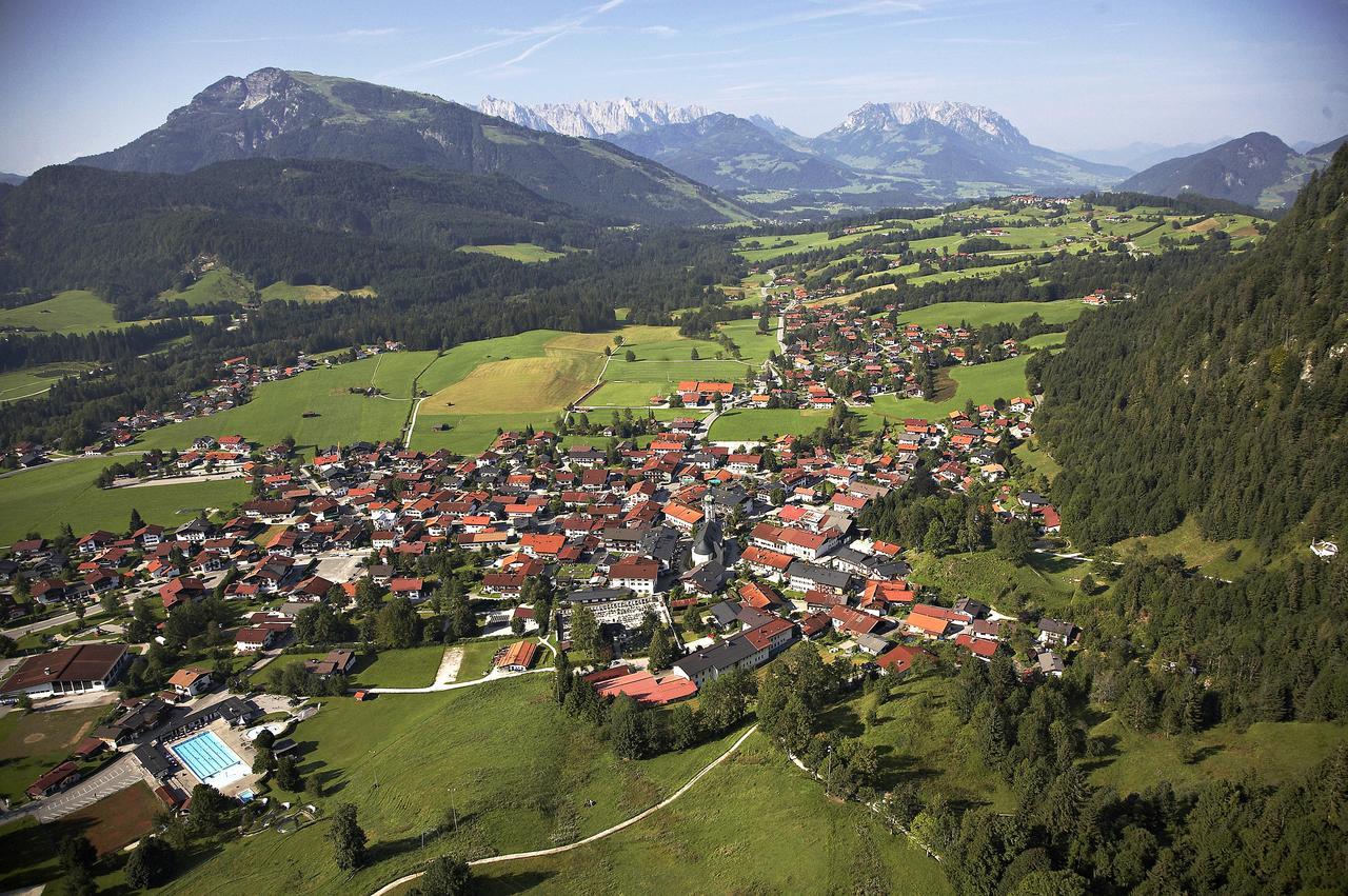 Appartement Mitte Reit im Winkl Bagian luar foto